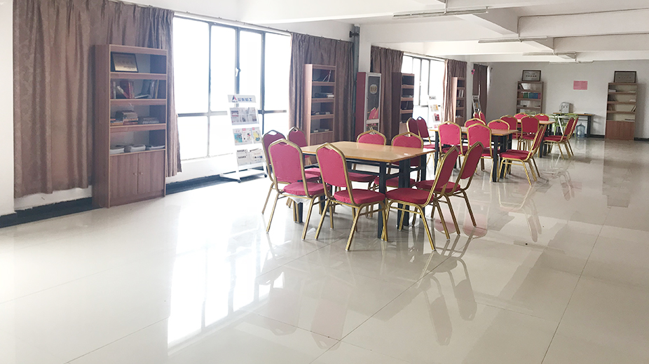 學(xué)校活動(dòng)室